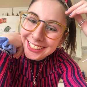 Meet your Posher, Peri